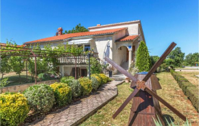 Gorgeous Apartment In Pula With Wifi